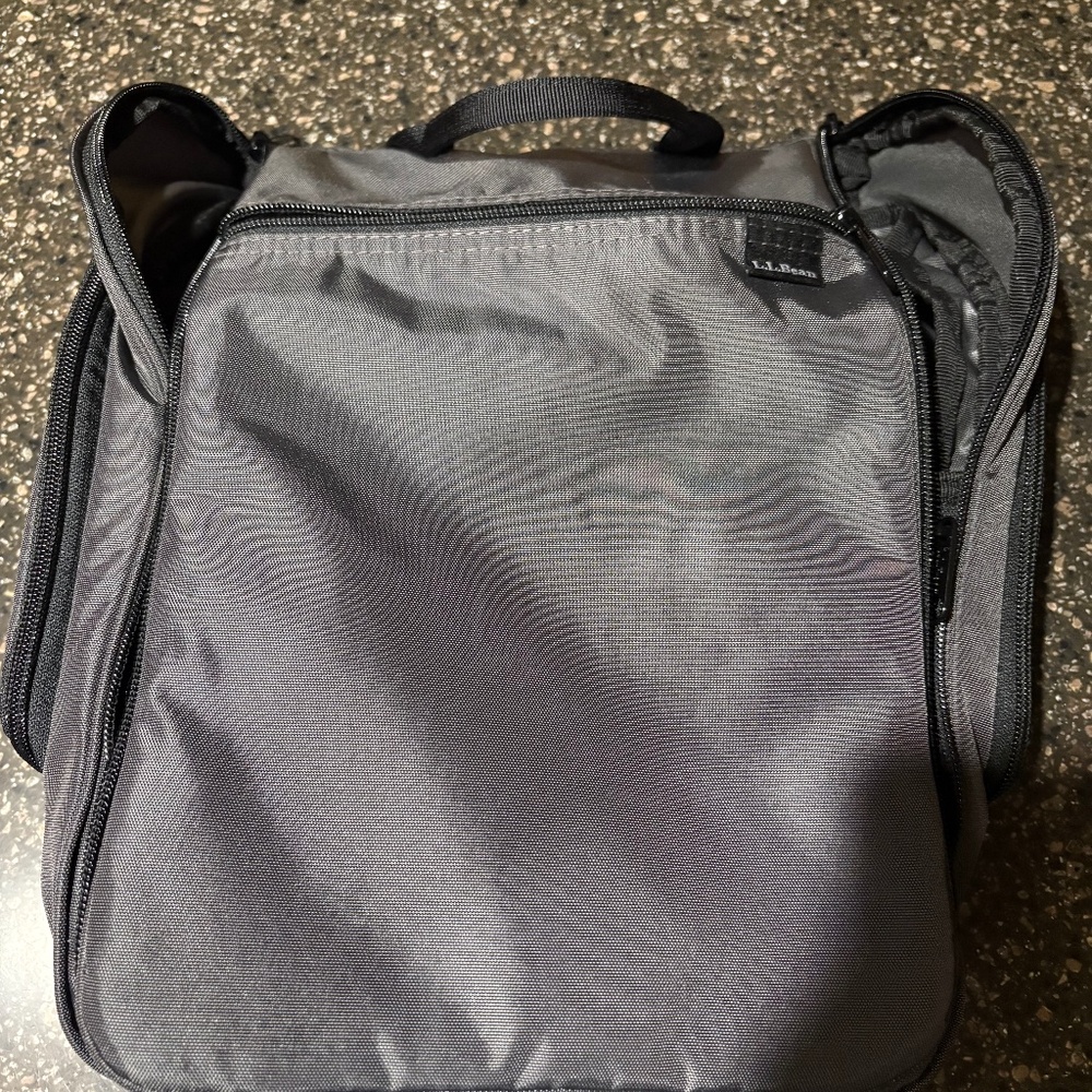 NWOT LL Bean Toiletry Bag Medium